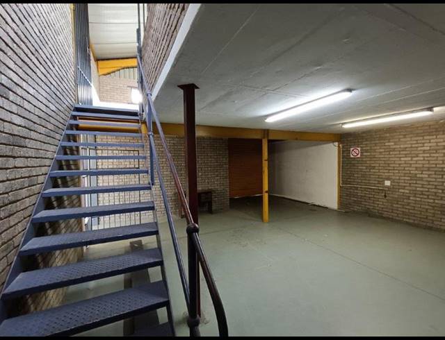 INDUSTRIAL PROPERTY TO RENT IN HALFWAY HOUSE